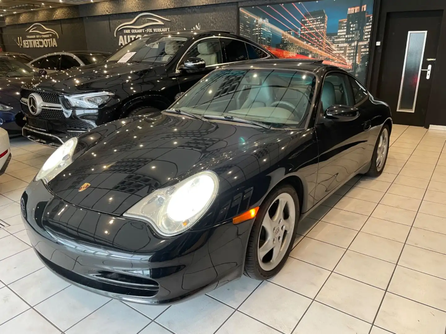 Porsche 996 / 911 Carrera Schwarz - 1