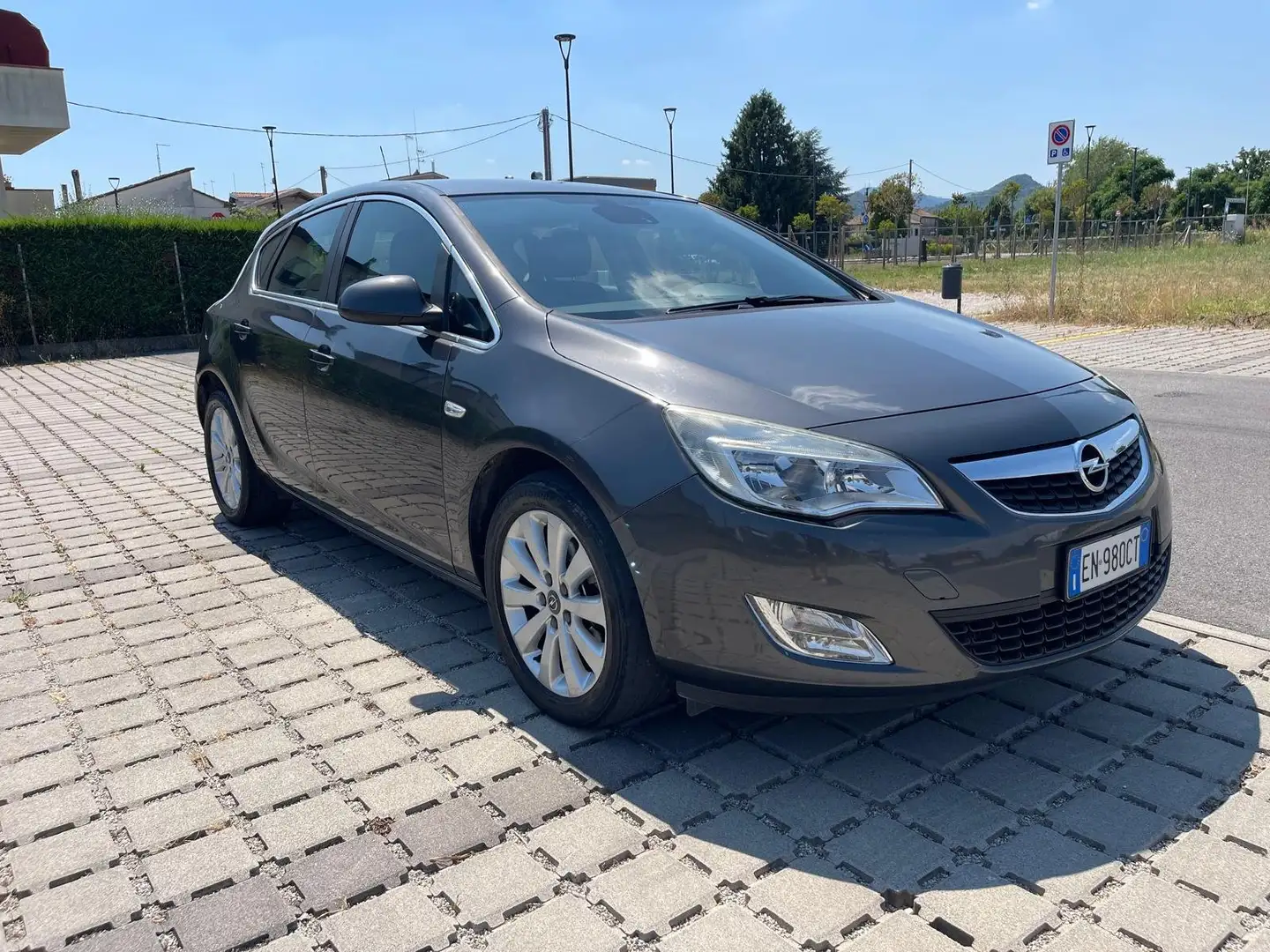 Opel Astra Astra IV 2010 5p 1.7 cdti Cosmo 110cv Grigio - 2