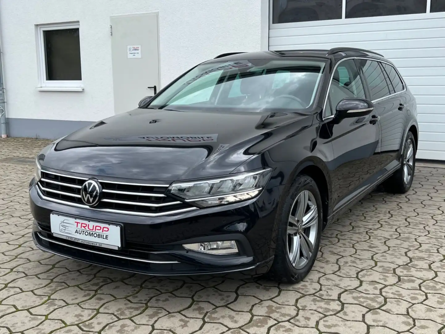 Volkswagen Passat 2.0 TDI/LED/ACC/R-Kamera/SHZ/Navi/Standhe Schwarz - 2