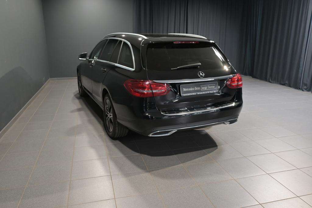 Mercedes-Benz C 220