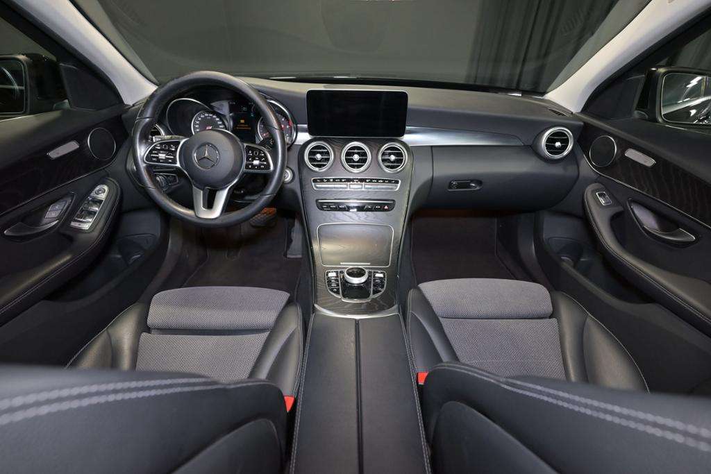 Mercedes-Benz C 220