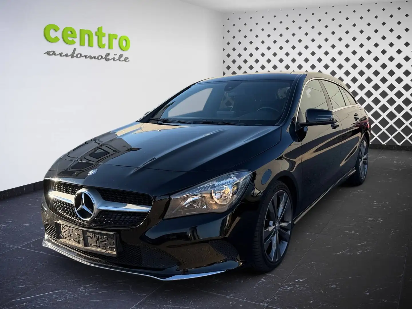 Mercedes-Benz CLA 200 CLA 200 CDI AHK, 8x bereift Schwarz - 1