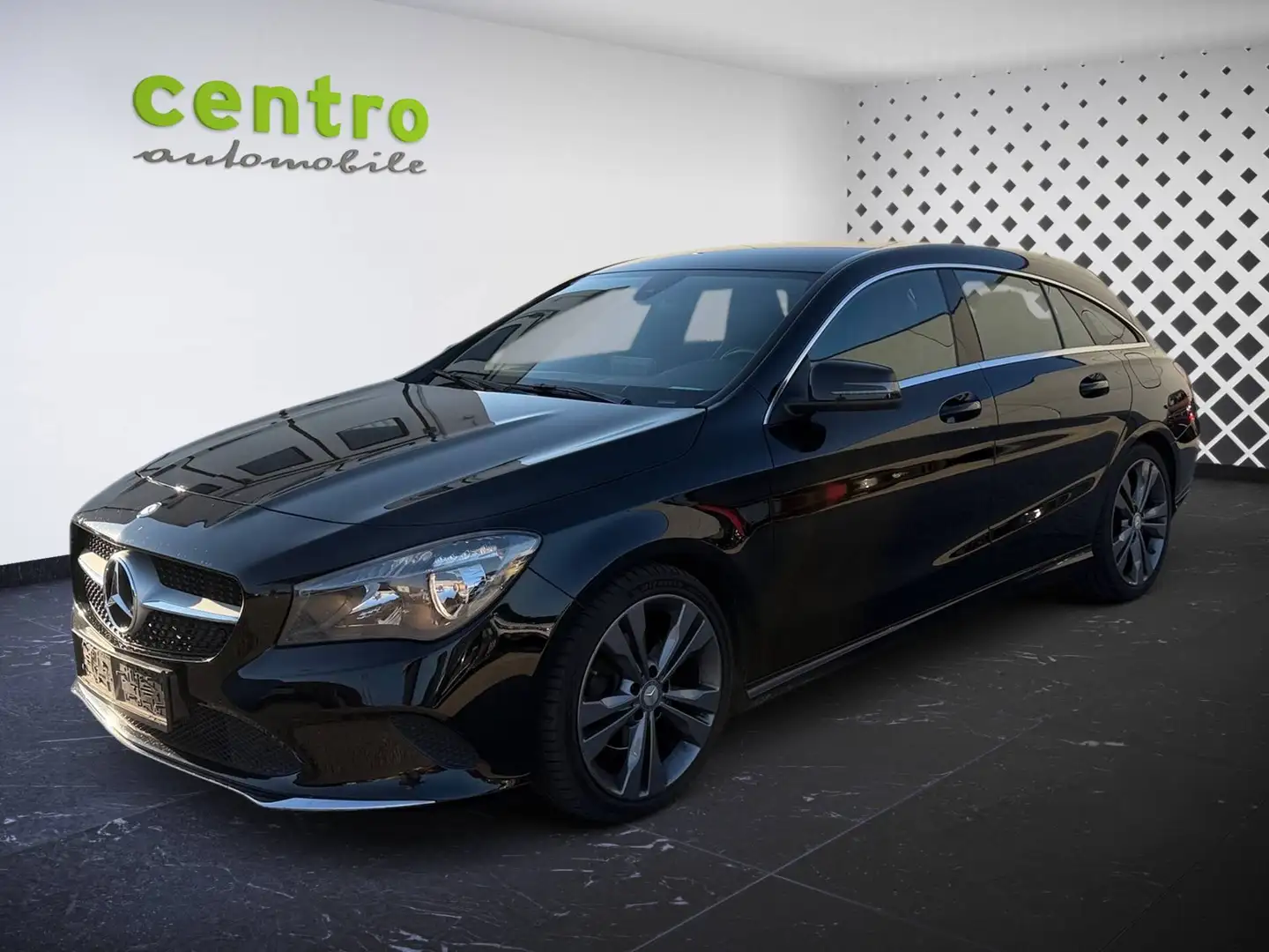 Mercedes-Benz CLA 200 CLA 200 CDI AHK, 8x bereift Schwarz - 2