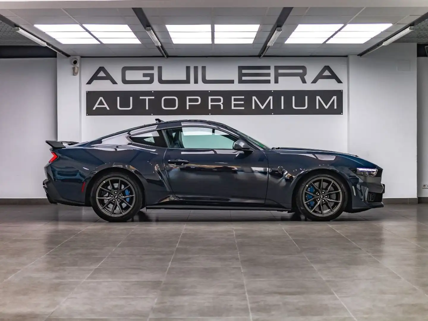 Ford Mustang 5.0 TiVCT V8  Dark HorsFastsb. Bleu - 2