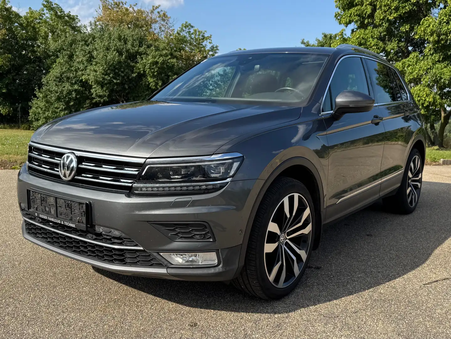 Volkswagen Tiguan Tiguan 2,0 TDI SCR 4Motion Highline DSG Highline Grau - 2