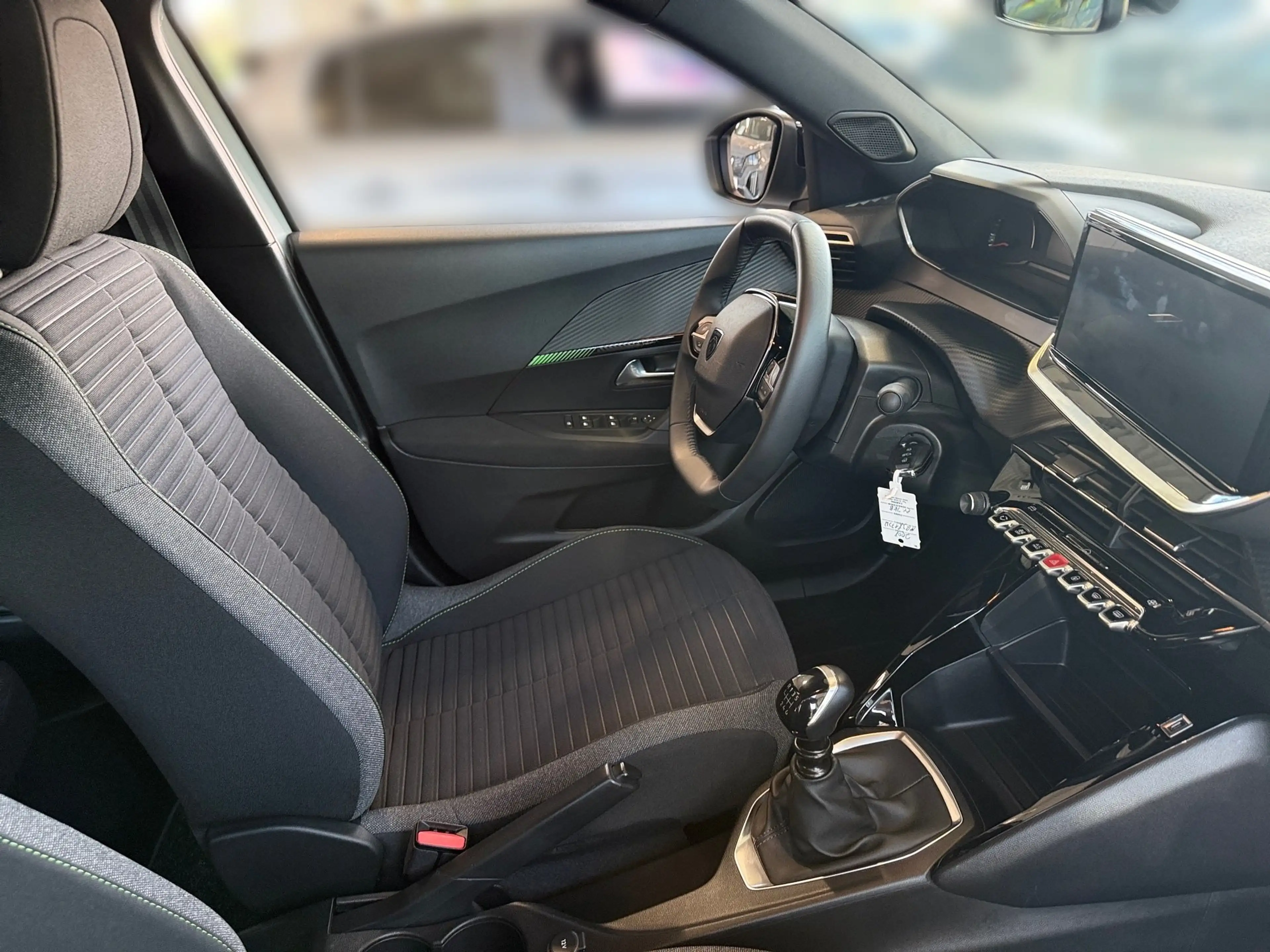 Peugeot 2008 1.2 PureTech 100 Active LED PDC KlimaA — photo 14