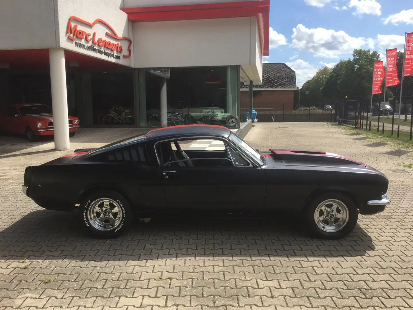 Ford Mustang fastback "OPENHOUSE 25&26 May" Nero - 1