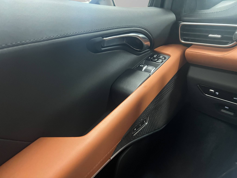Lotus Emira 3.5 V6 — photo 13