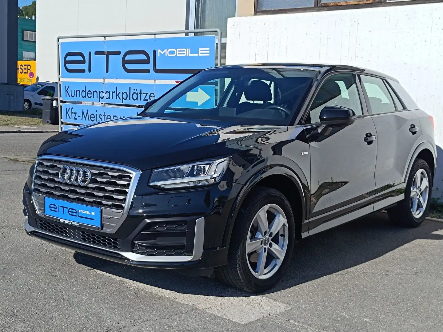 Audi Q2 30 TFSI sport S-Line Navi LED Sound AHK Schwarz - 1