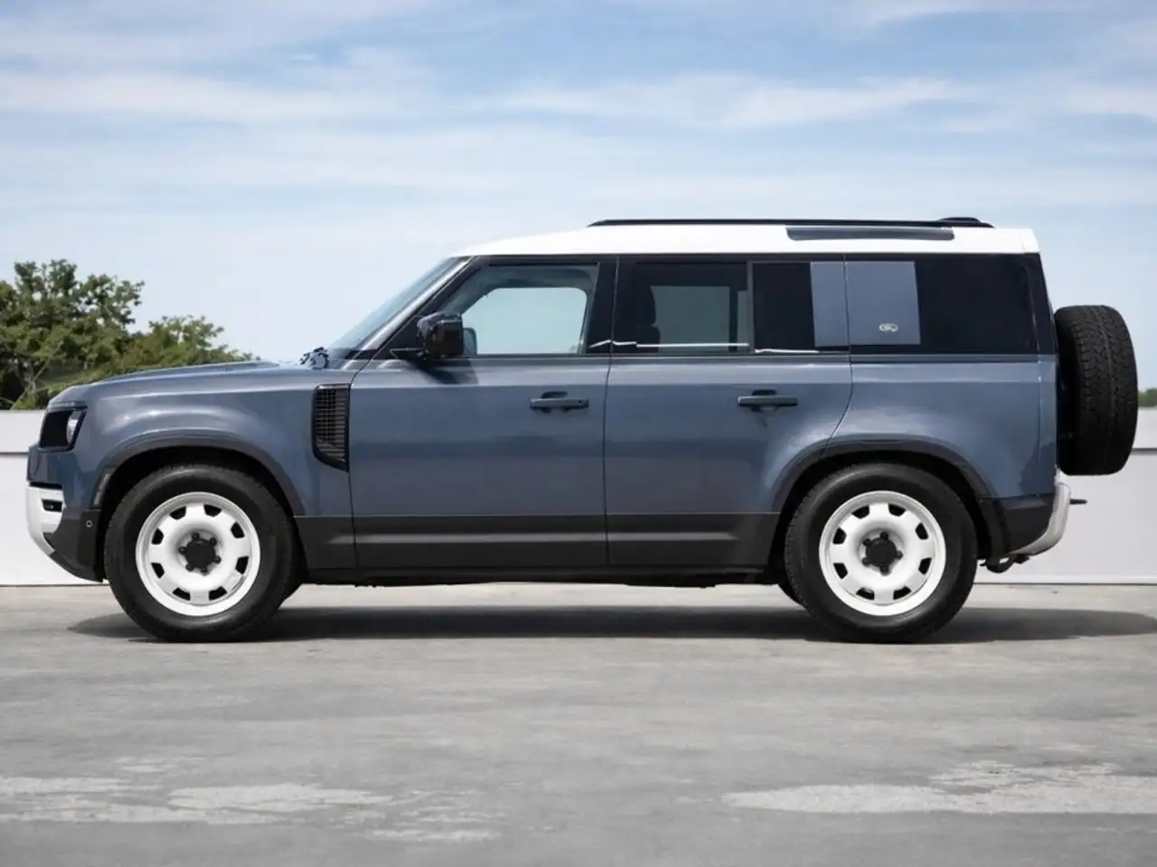 Land Rover Defender снимка Land Rover Defender