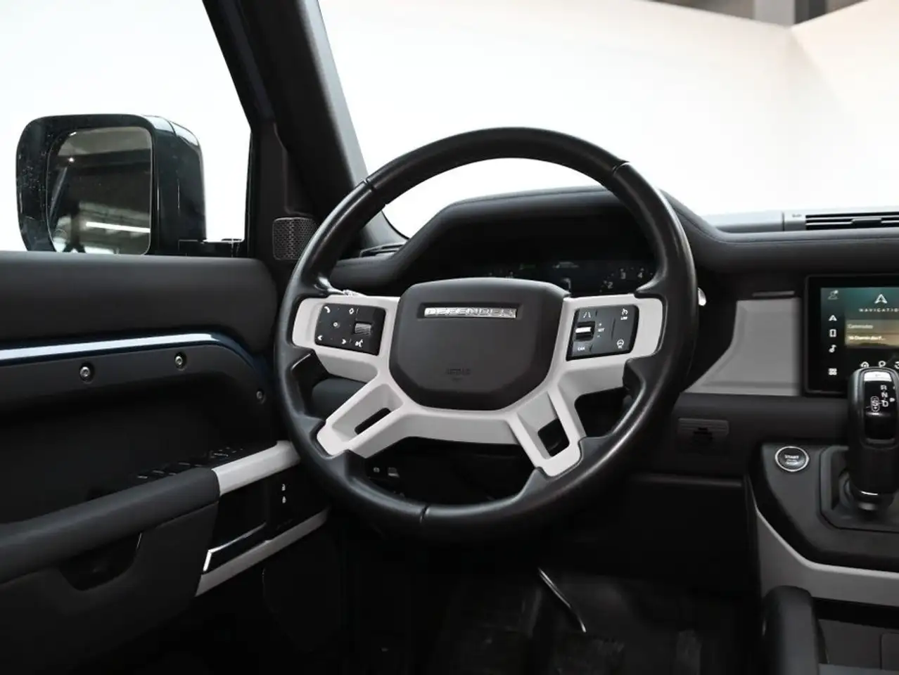 Land Rover Defender снимка Land Rover Defender