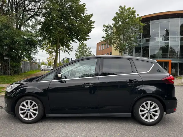 Ford C-Max view 2