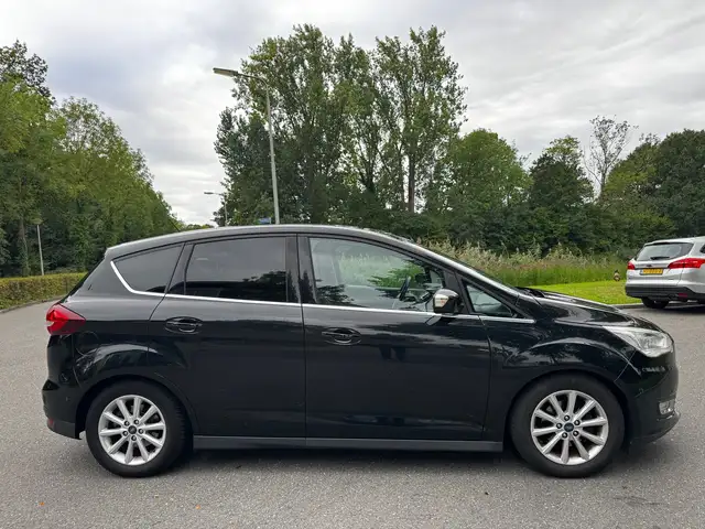 Ford C-Max view 10
