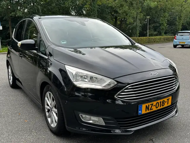 Ford C-Max view 11