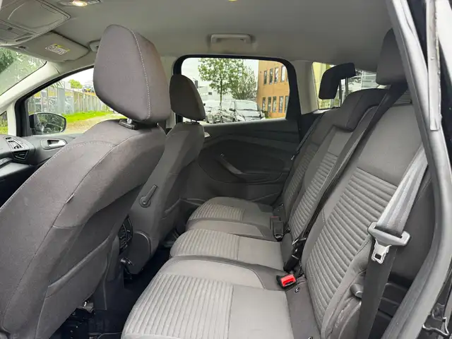 Ford C-Max view 14
