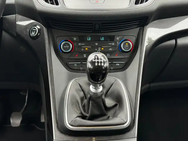 Ford C-Max view 16