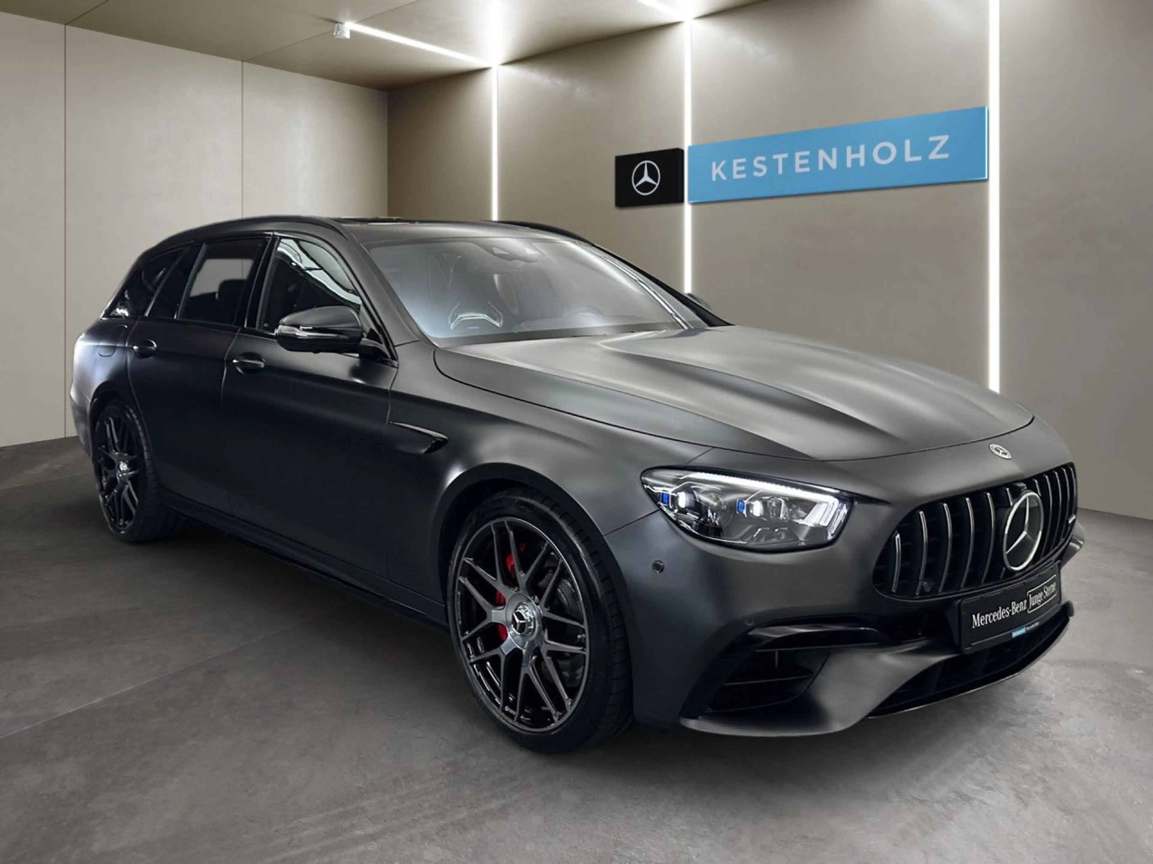 Mercedes-Benz E 63 AMG S T 4M Driversp Perf-Sitze WideScreen SHD — photo 3