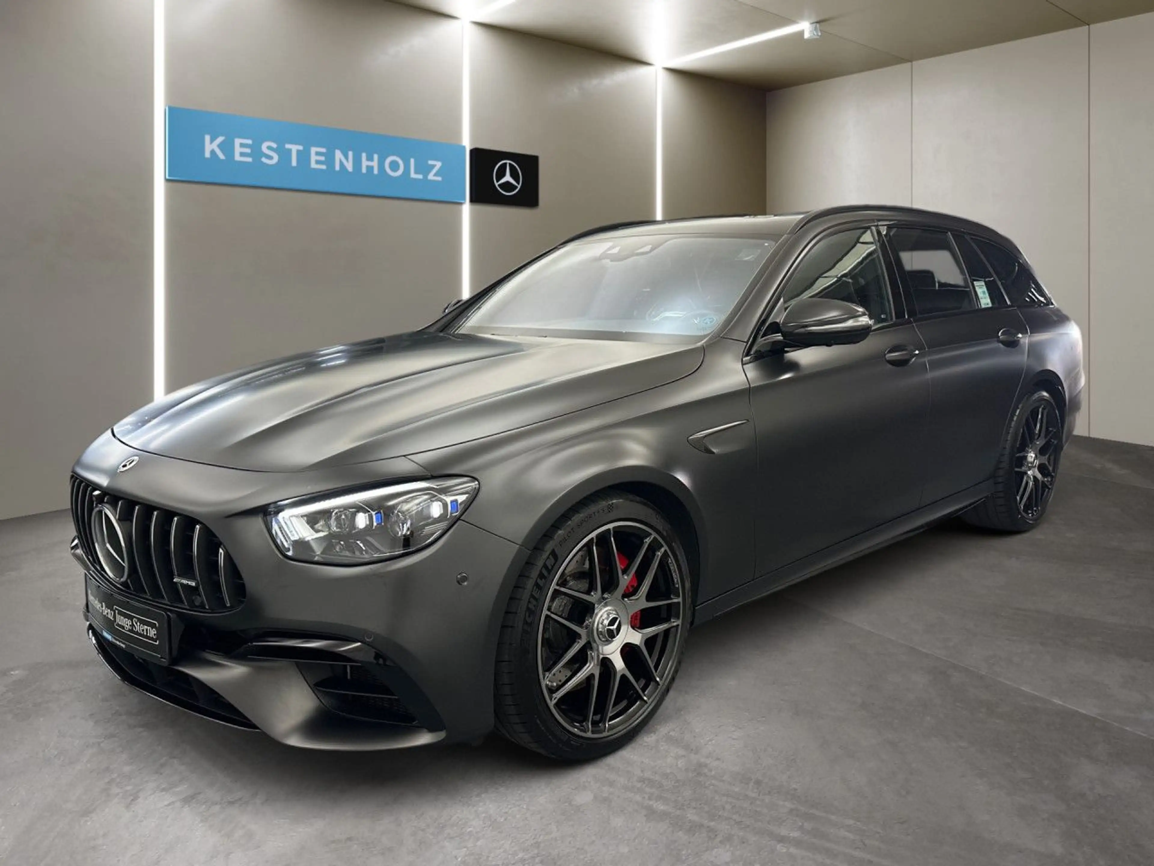 Mercedes-Benz E 63 AMG S T 4M Driversp Perf-Sitze WideScreen SHD — photo 2