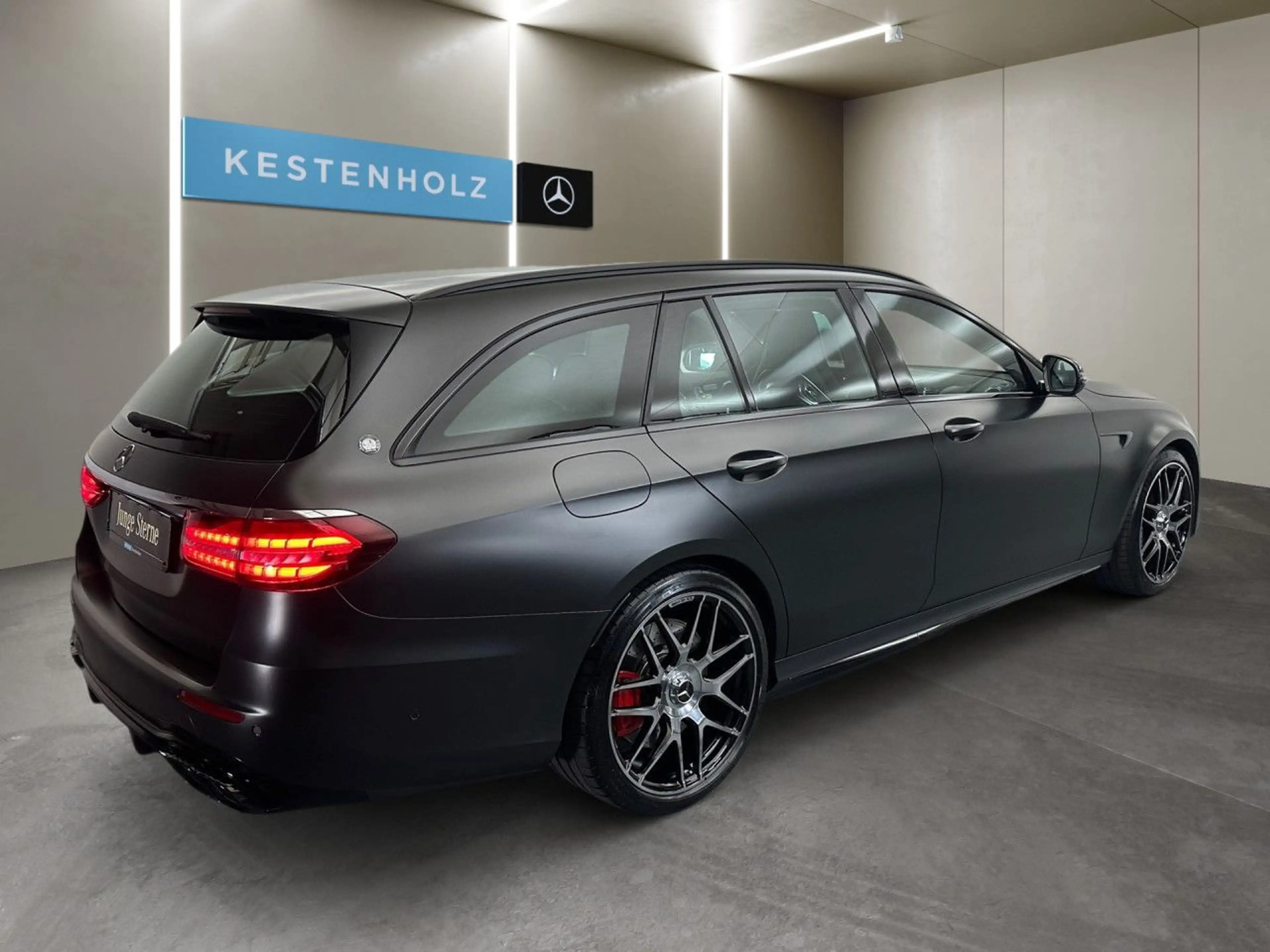 Mercedes-Benz E 63 AMG S T 4M Driversp Perf-Sitze WideScreen SHD — photo 4