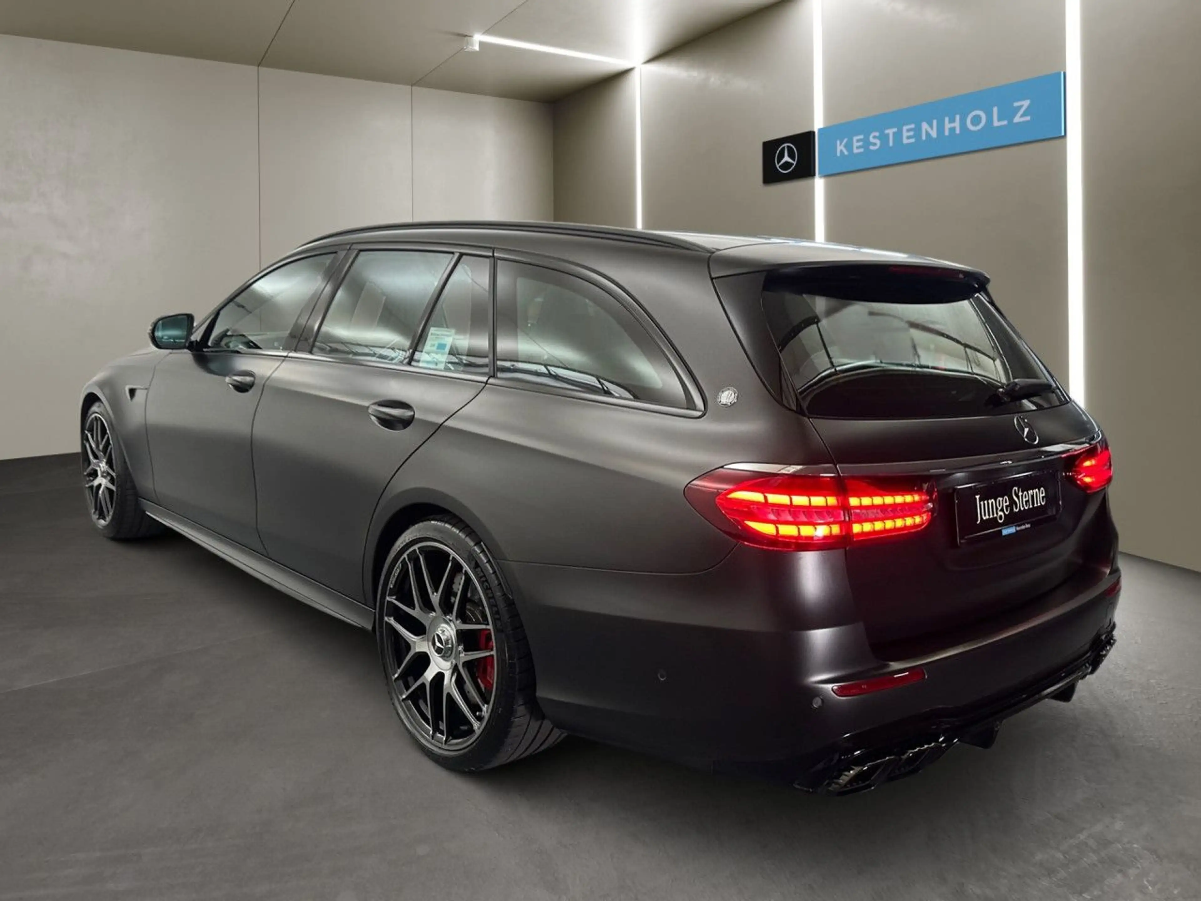 Mercedes-Benz E 63 AMG S T 4M Driversp Perf-Sitze WideScreen SHD — photo 5