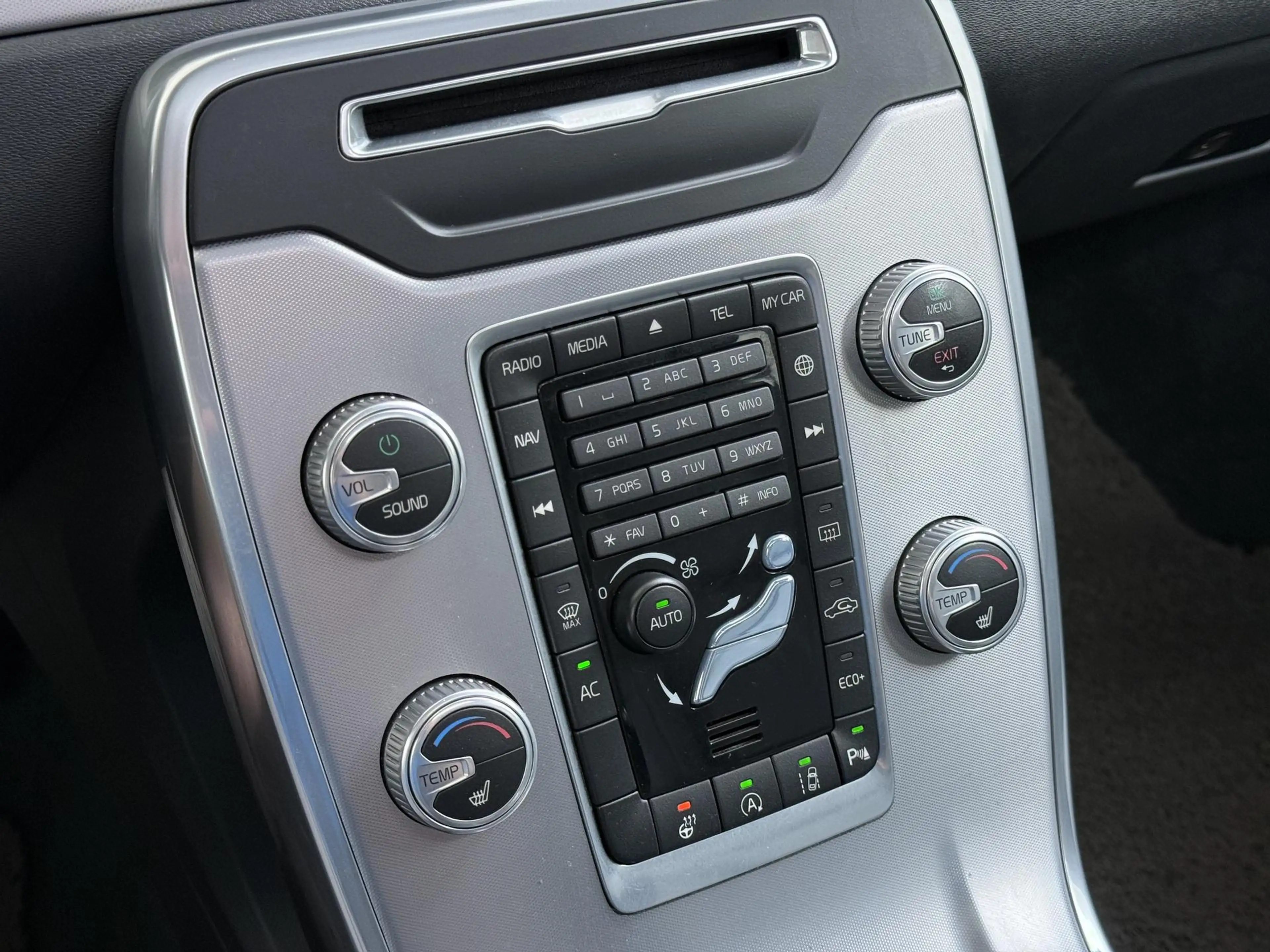 Volvo XC70 2.0 D4 FWD Inscription Edition Schuifdak/Trekhaak/ — photo 37