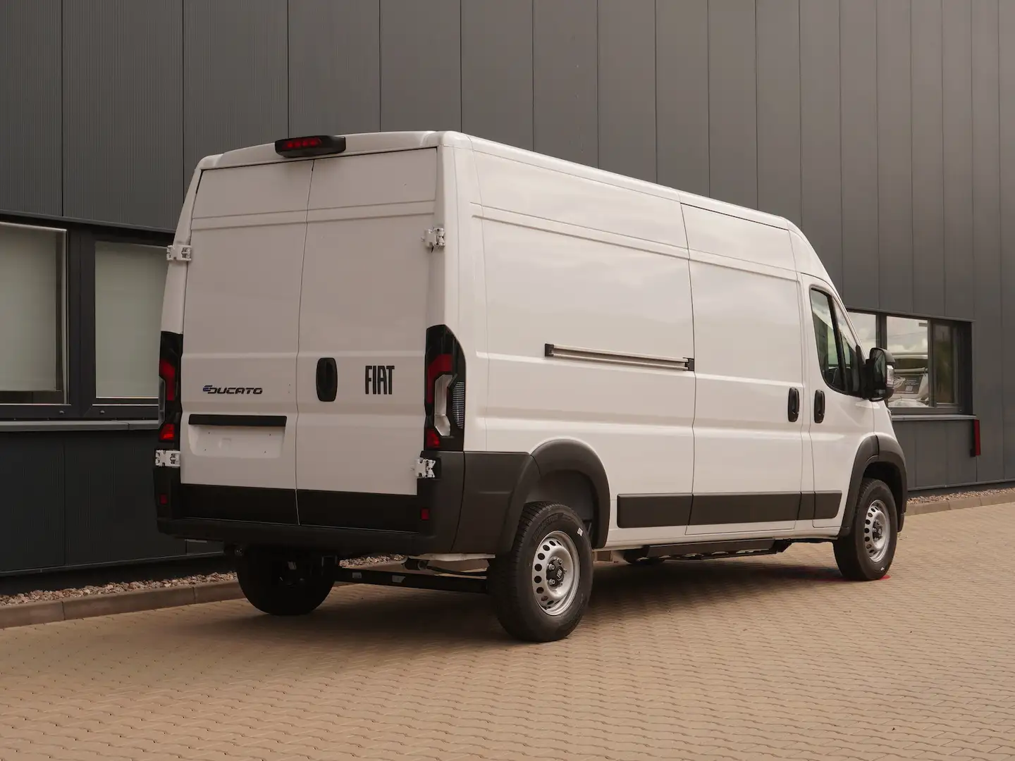 Fiat Ducato 40 L3H2 110 kW/h + 10-Zoll Navi Weiß - 2