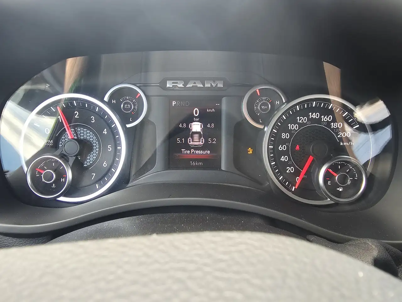 RAM 2500 снимка RAM 2500