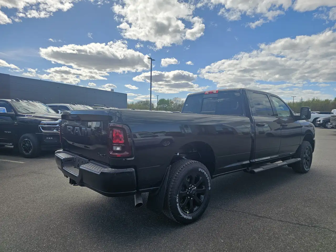 RAM 2500 снимка RAM 2500