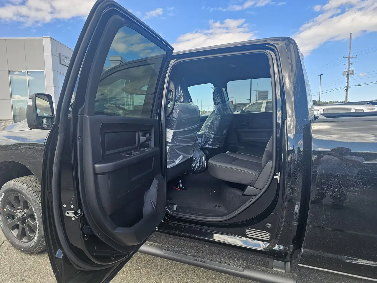 RAM 2500 снимка RAM 2500