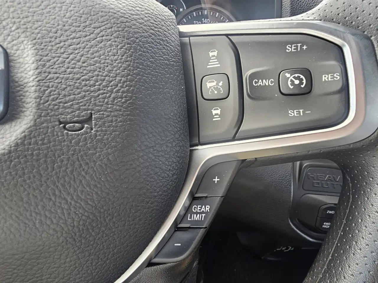 RAM 2500 снимка RAM 2500