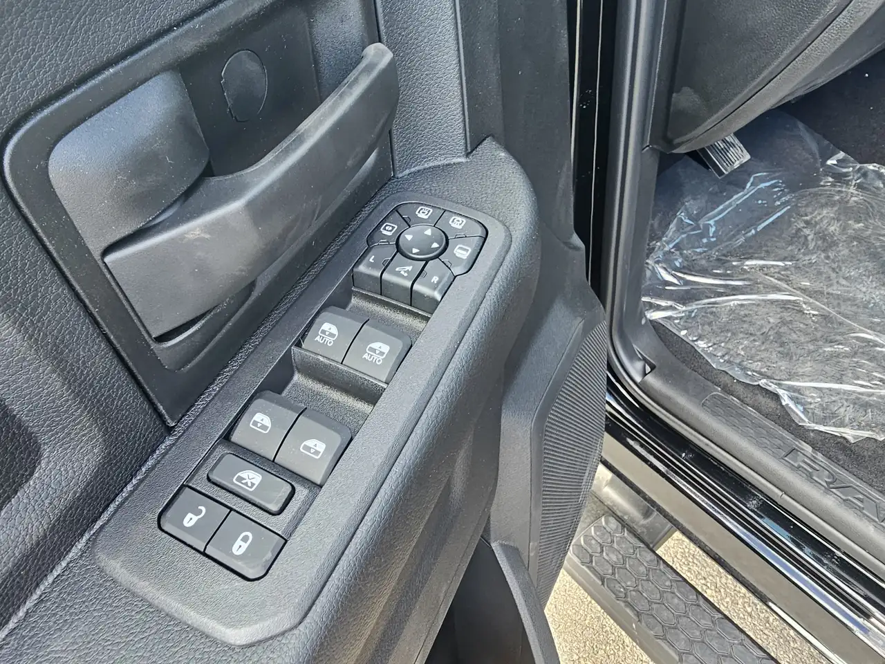 RAM 2500 снимка RAM 2500