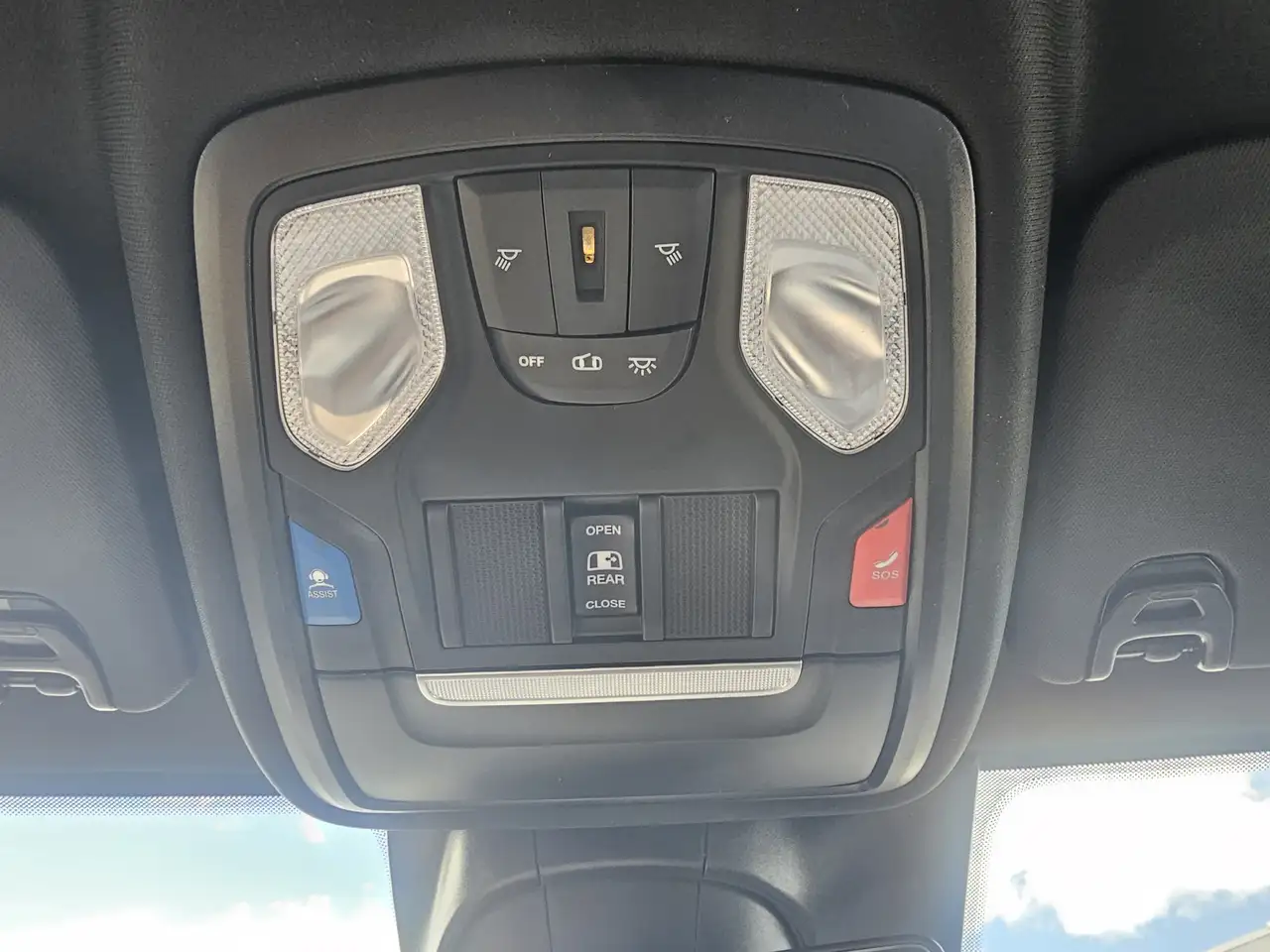 RAM 2500 снимка RAM 2500