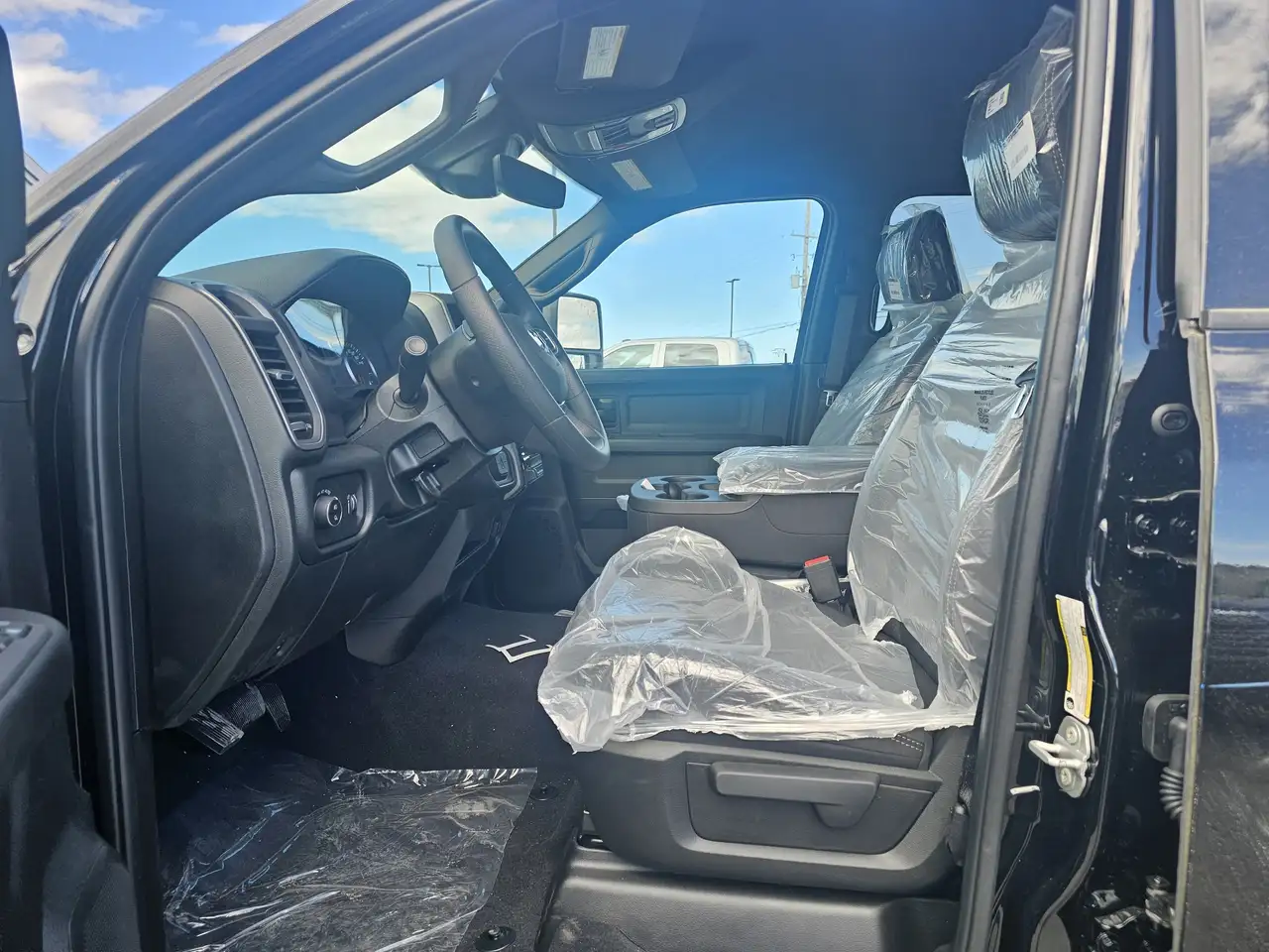 RAM 2500 снимка RAM 2500
