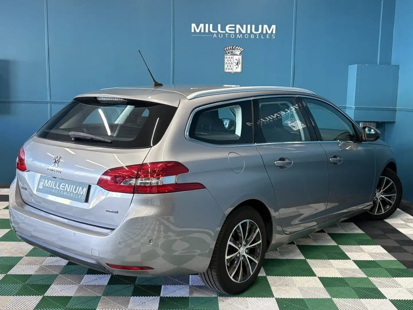 Peugeot 308 1.6 BLUEHDI 120CH ALLURE S&S Grau - 2