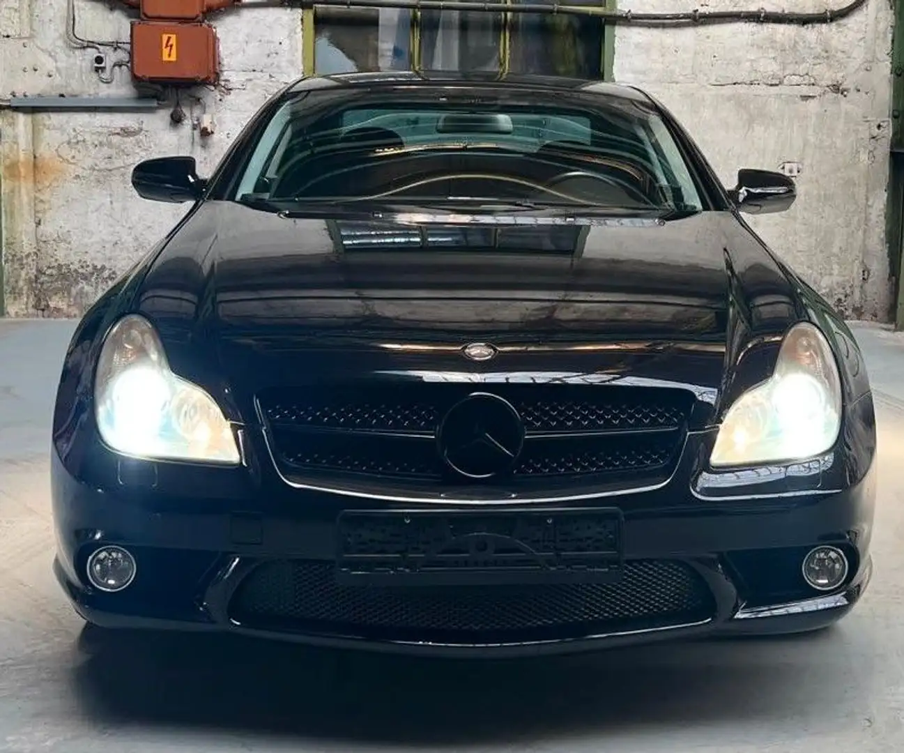 Mercedes-Benz CLS 350 AMG Coupé / AMG Styling Paket 7G-TRONIC Black - 2