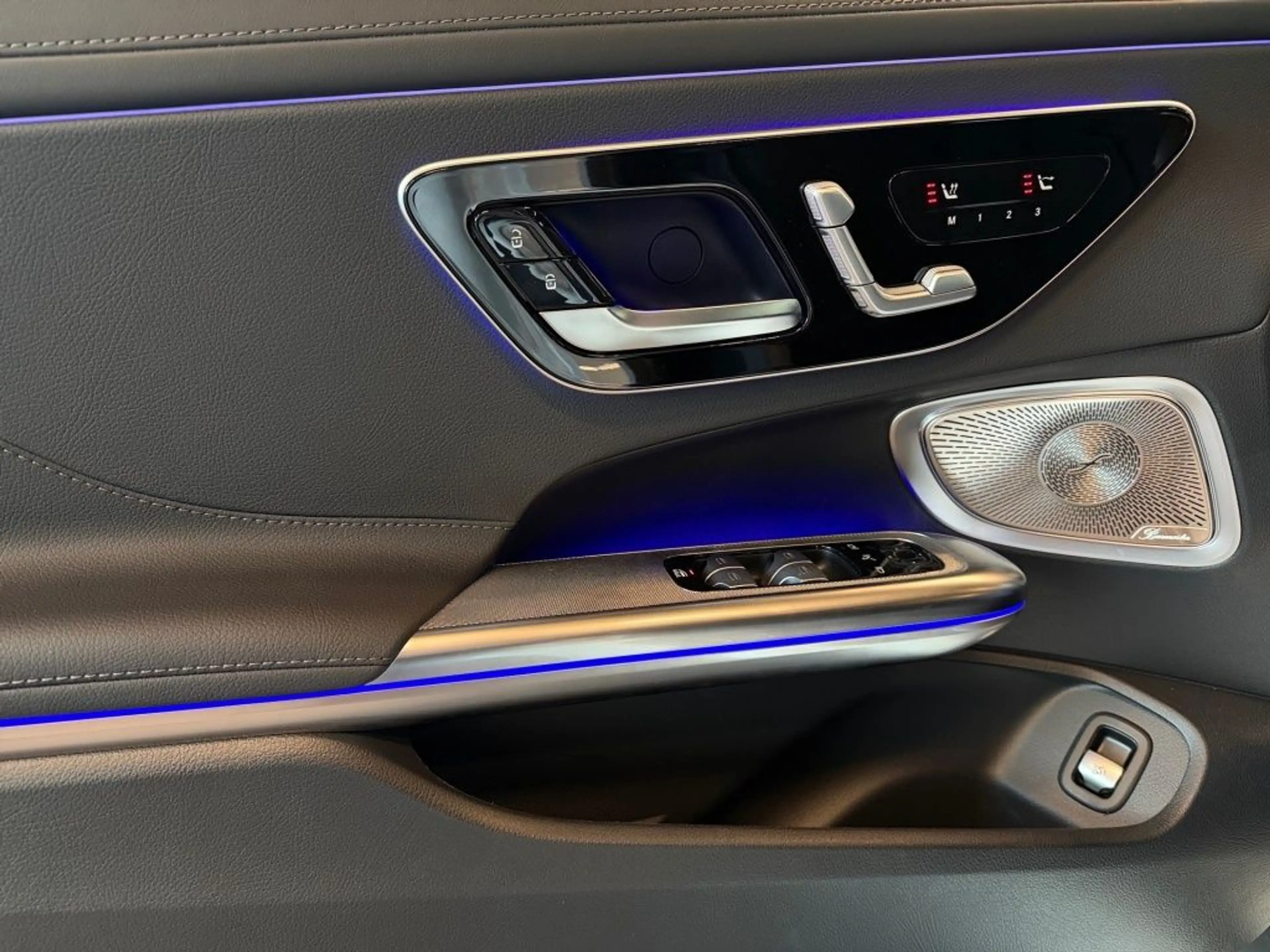 Mercedes-Benz CLE 220 d Cabriolet AMG, HuD, Burmester, AIRSCAR — photo 9