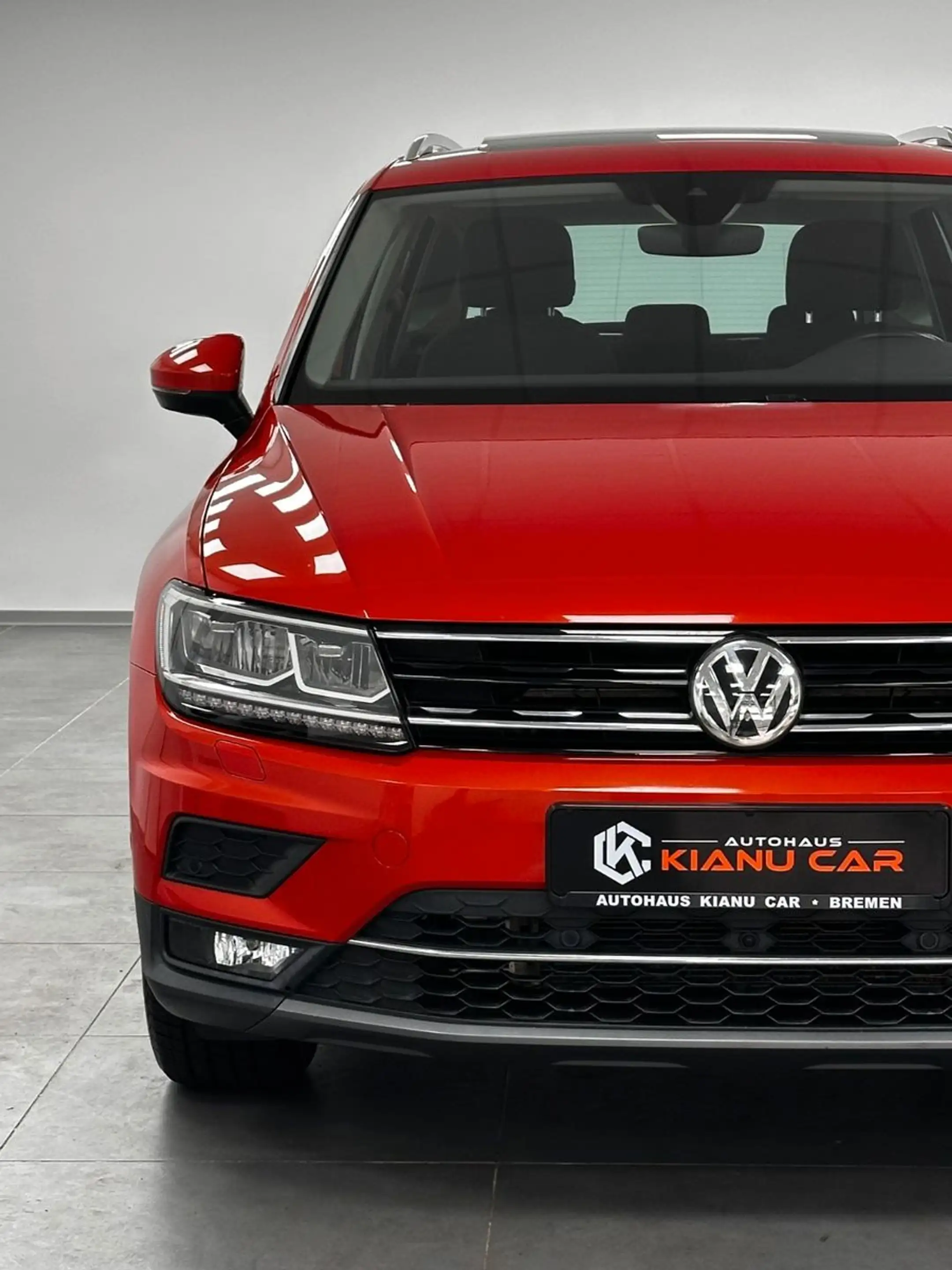 Volkswagen Tiguan Highline 4Motion.LED.AHK.NAVI.PANO.ACC — photo 5