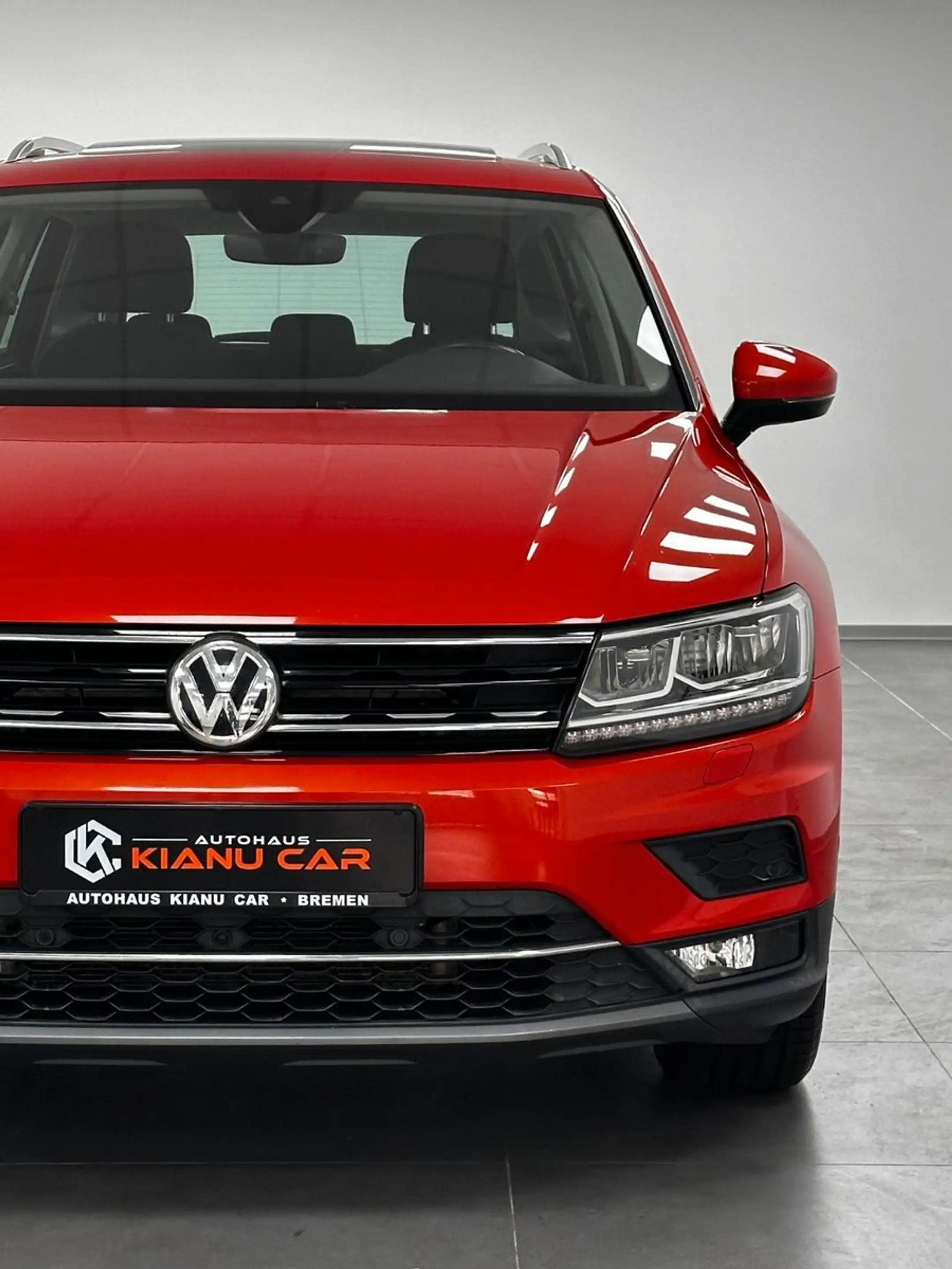 Volkswagen Tiguan Highline 4Motion.LED.AHK.NAVI.PANO.ACC — photo 4