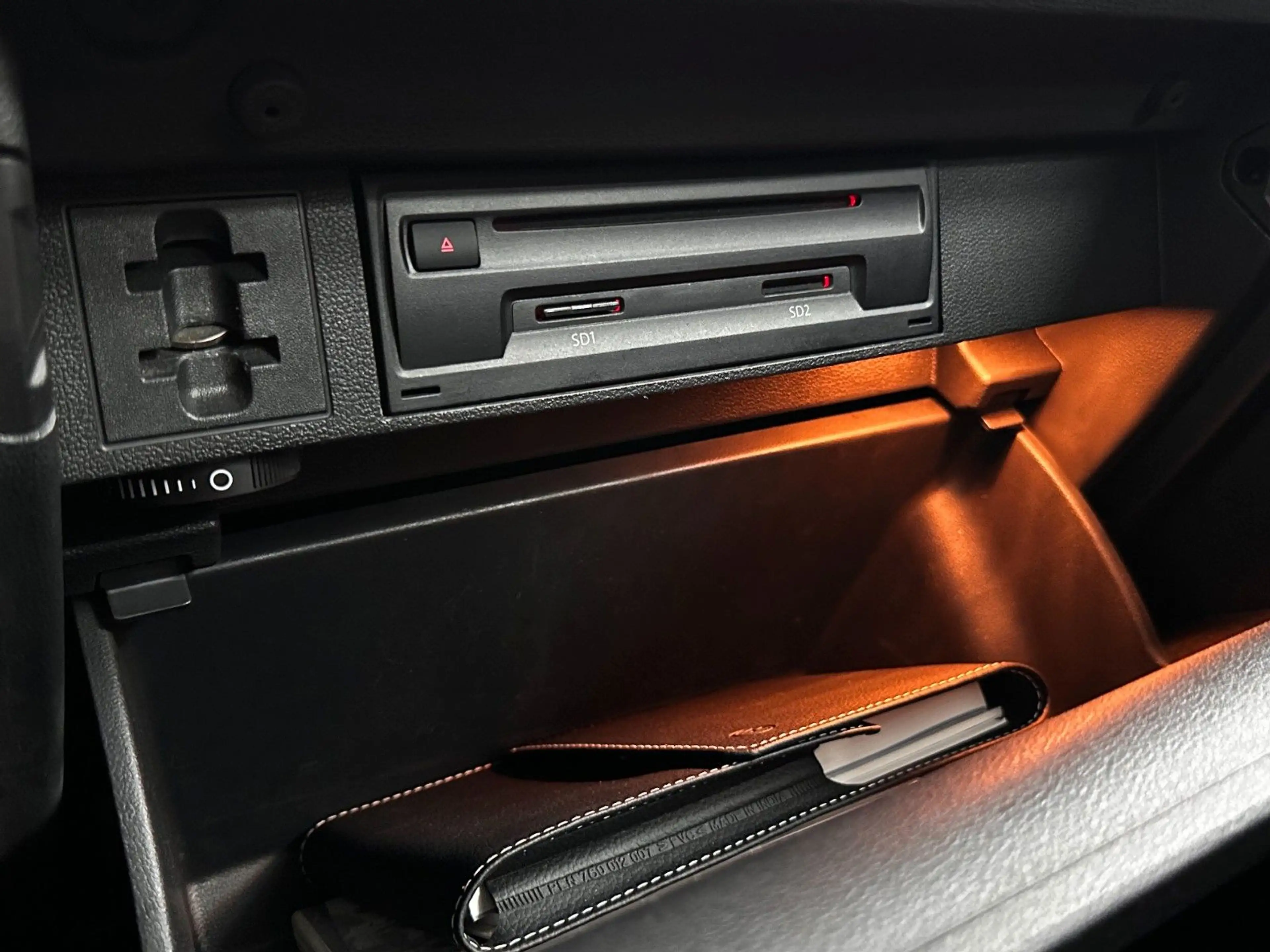 Volkswagen Tiguan Highline 4Motion.LED.AHK.NAVI.PANO.ACC — photo 35