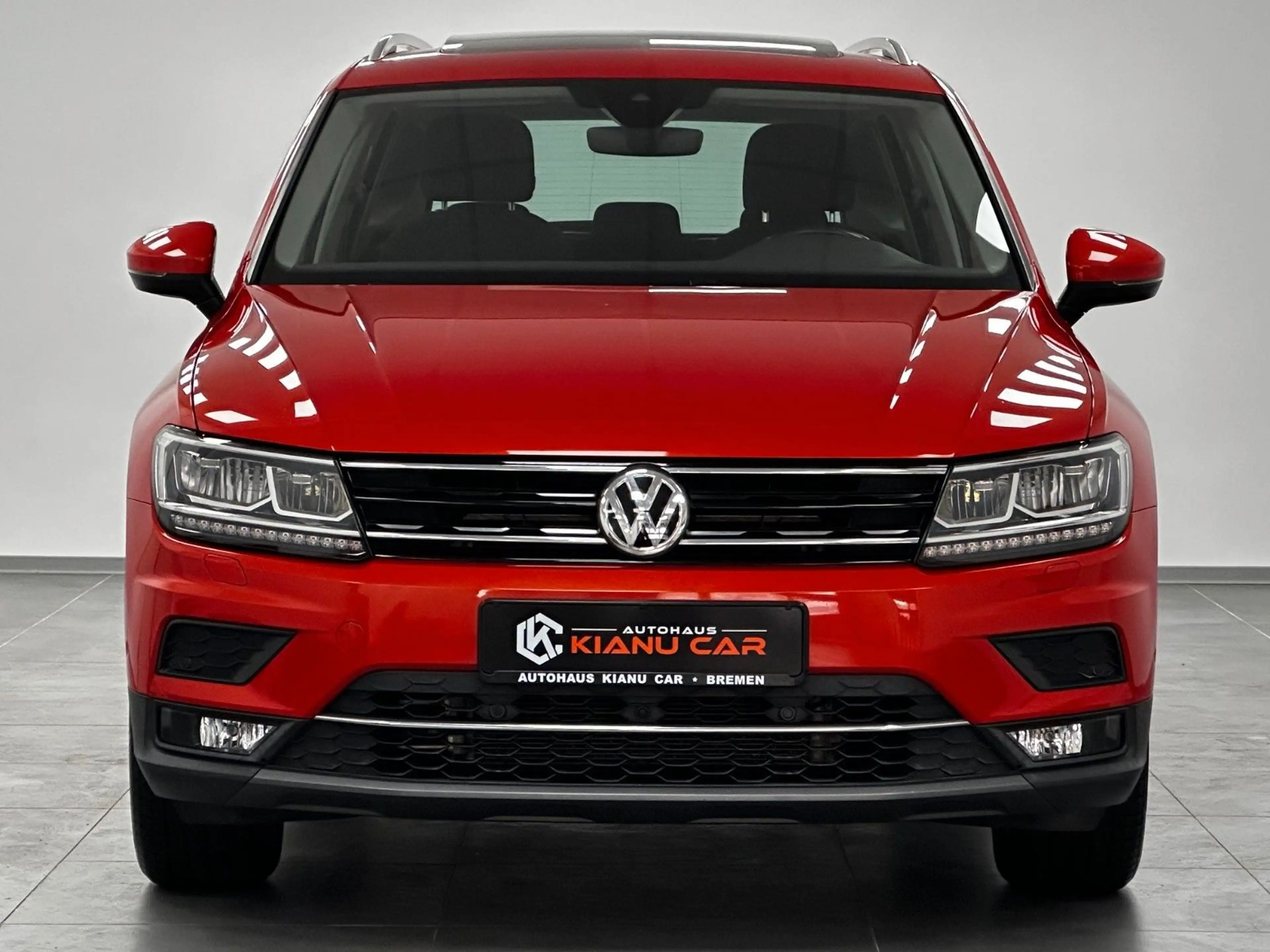 Volkswagen Tiguan Highline 4Motion.LED.AHK.NAVI.PANO.ACC — photo 2