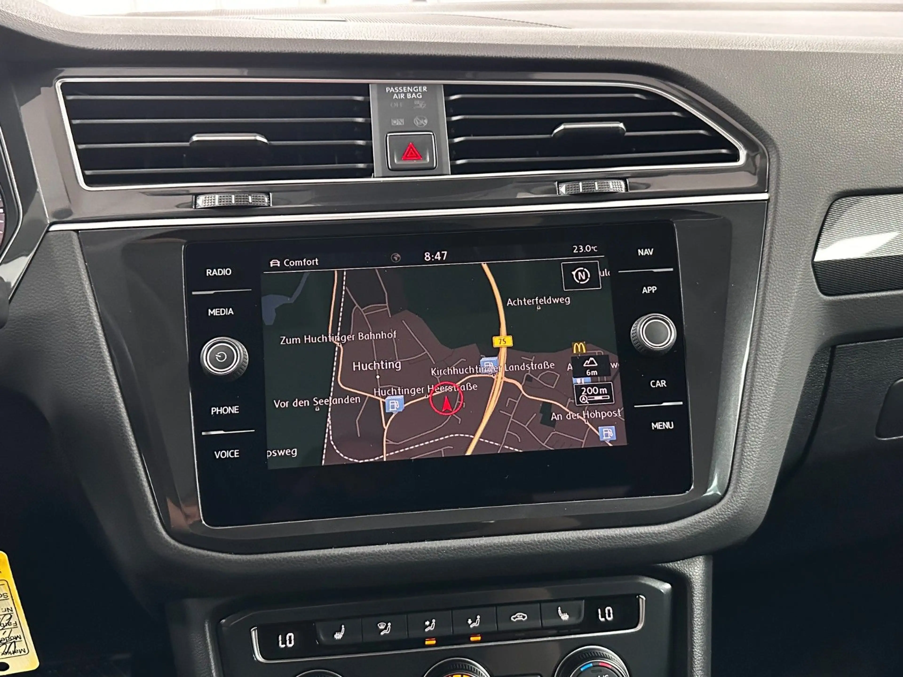 Volkswagen Tiguan Highline 4Motion.LED.AHK.NAVI.PANO.ACC — photo 32