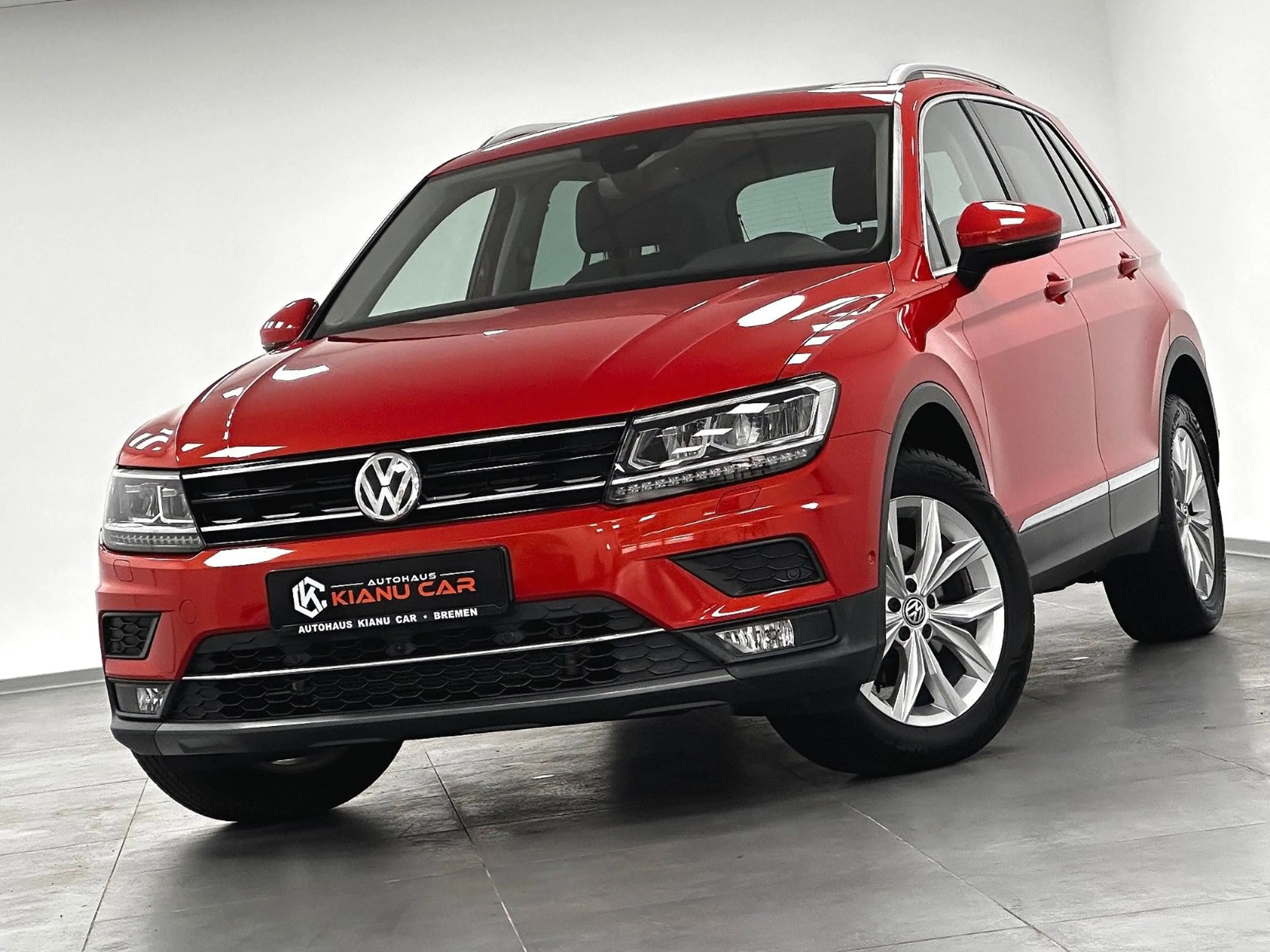 Volkswagen Tiguan Highline 4Motion.LED.AHK.NAVI.PANO.ACC