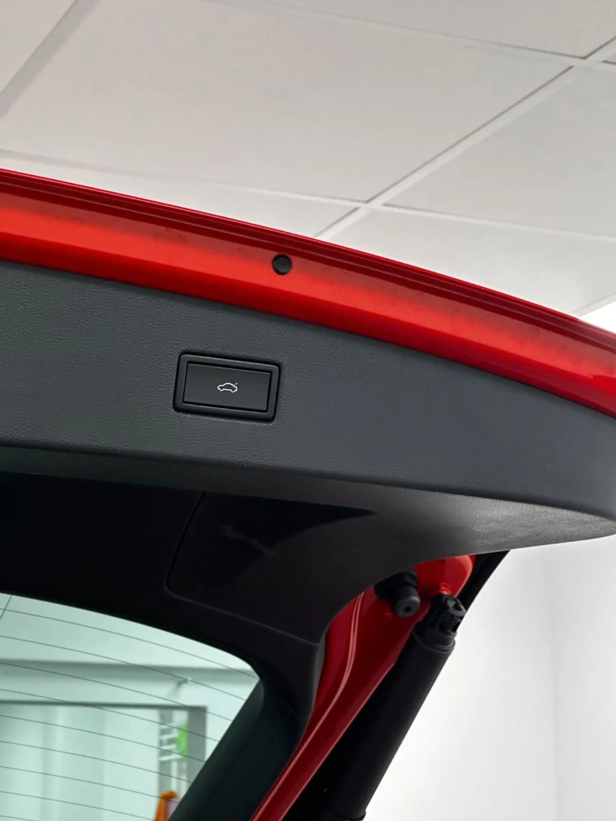Volkswagen Tiguan Highline 4Motion.LED.AHK.NAVI.PANO.ACC — photo 19