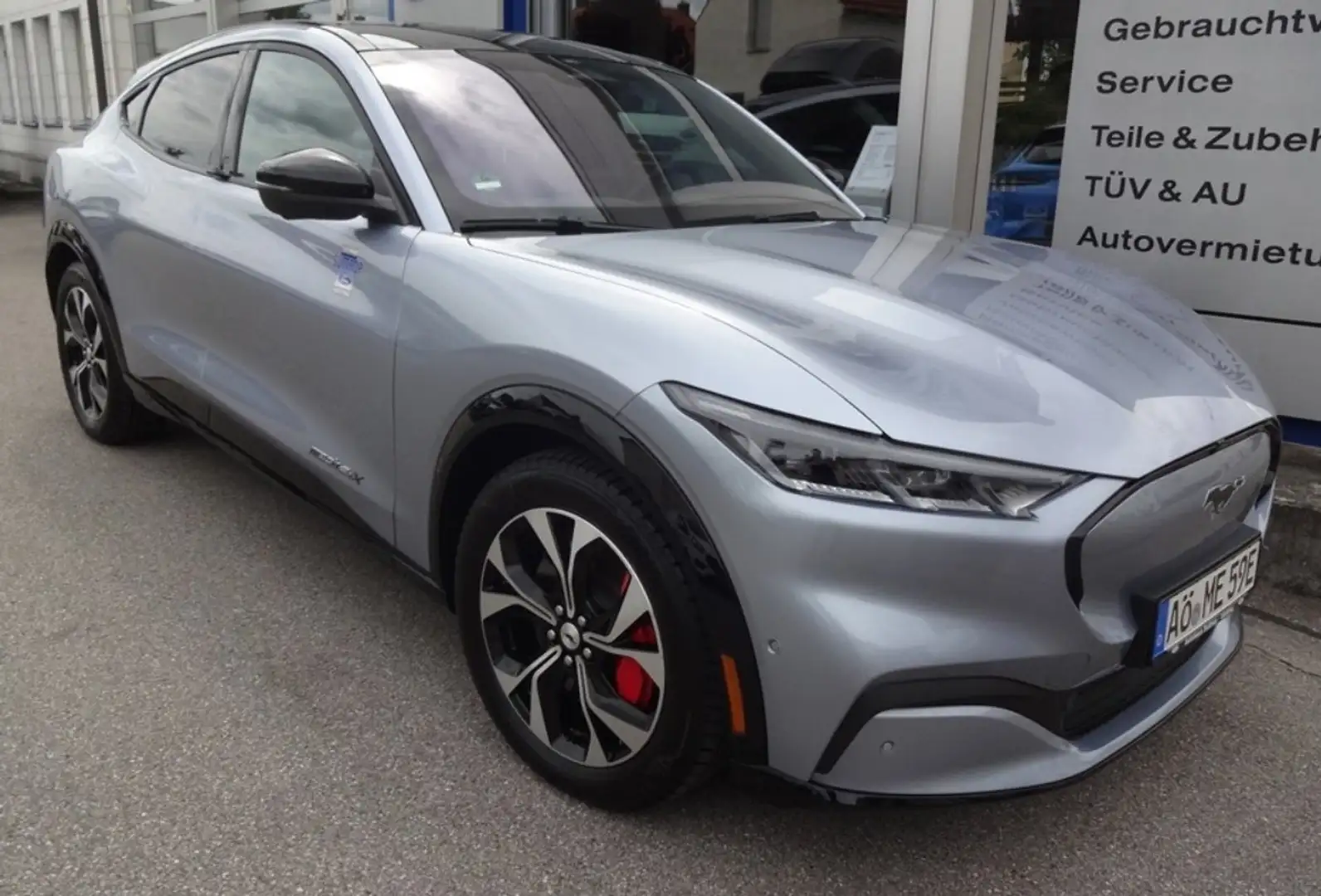 Ford Mustang Mach-E AWD Allrad Extended mit Technologiepaket 2 Bleu - 2