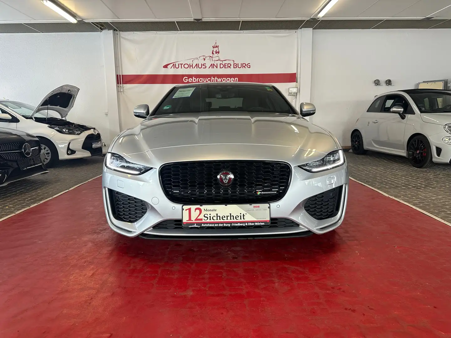 Jaguar XE R-Dynamic S AWD *2. Hd. + SHgpfl. + Apple/Android Argent - 2