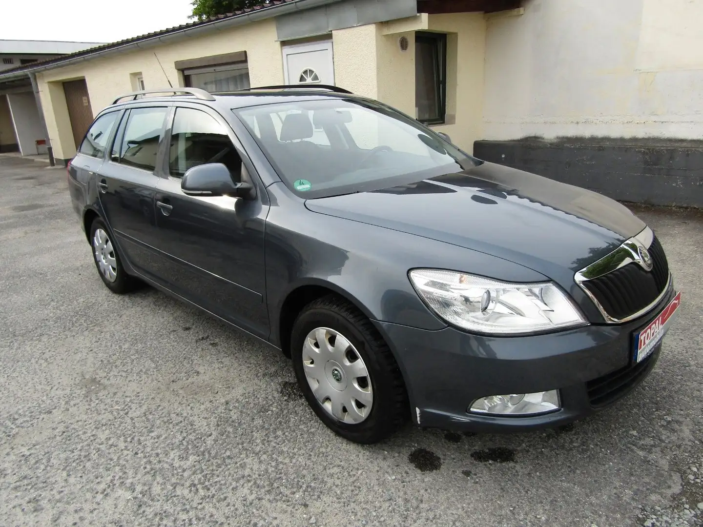 Skoda Octavia Combi Ambiente,1.6 Alufelgen Zitzheizung Šedá - 1