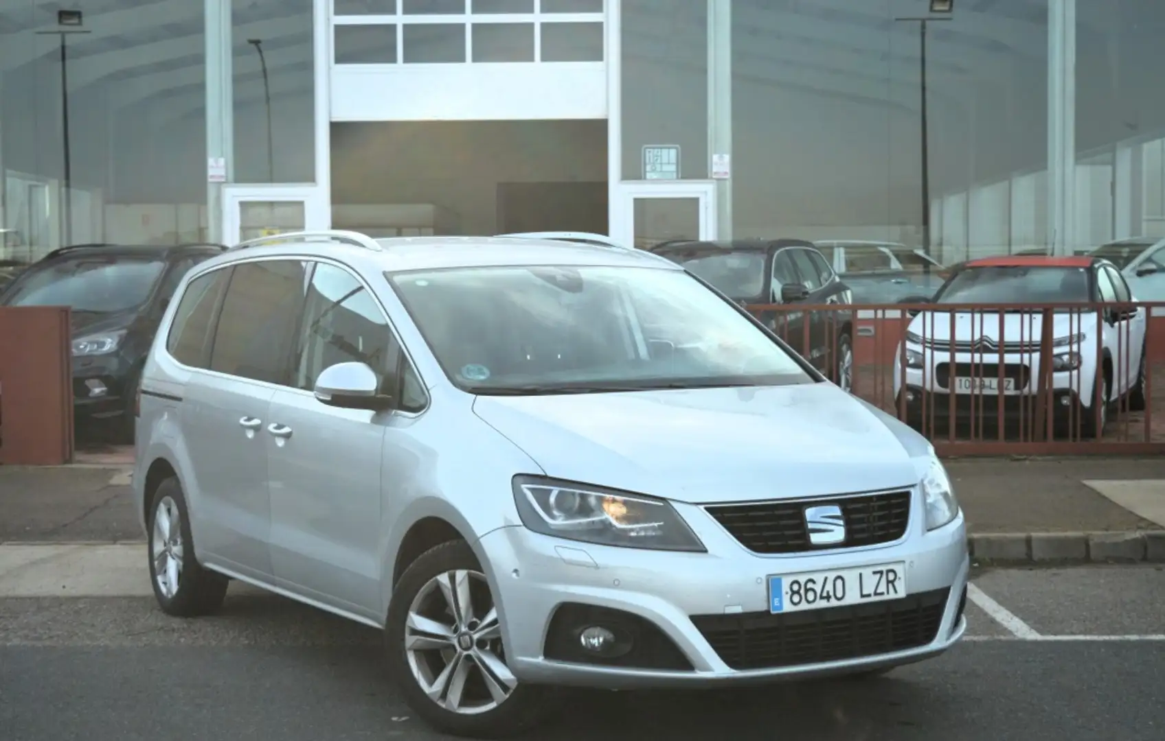 SEAT Alhambra 1.4 TSI S&S Xcellence DSG 7 plazas Gri - 2