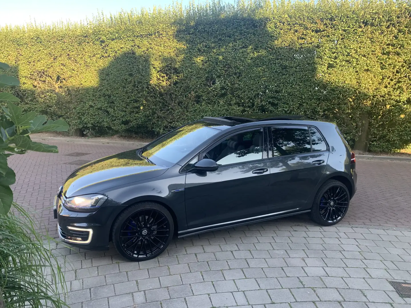 Volkswagen Golf 1.4 TSI GTE - PANO | ACC | LED | Carplay Grijs - 2