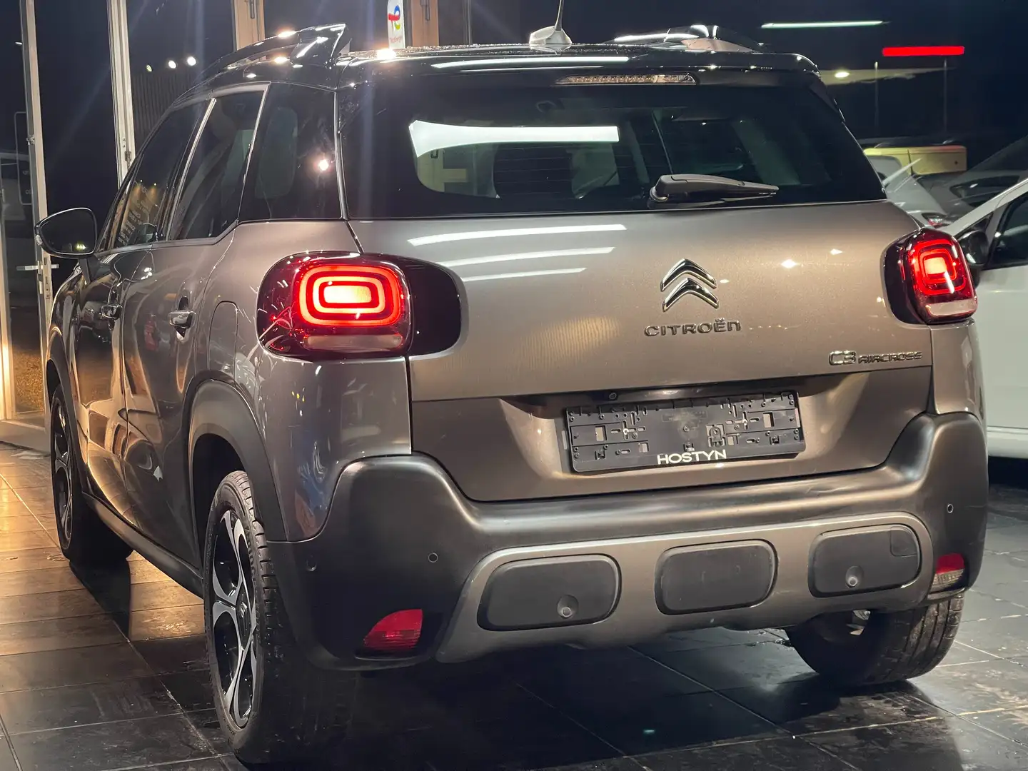 Citroen C3 Aircross 1.2i Shine*GARANTIE 1AN*NAVI*CAMERA Grijs - 2