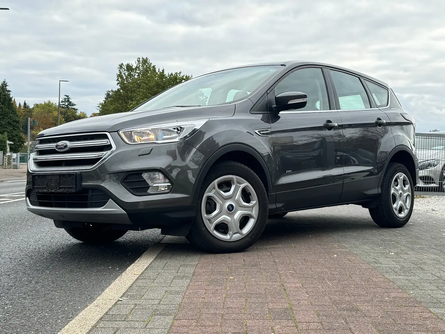 Ford Kuga Klima Sitzheizung Tempomat Automatik 1.Hand Gris - 1